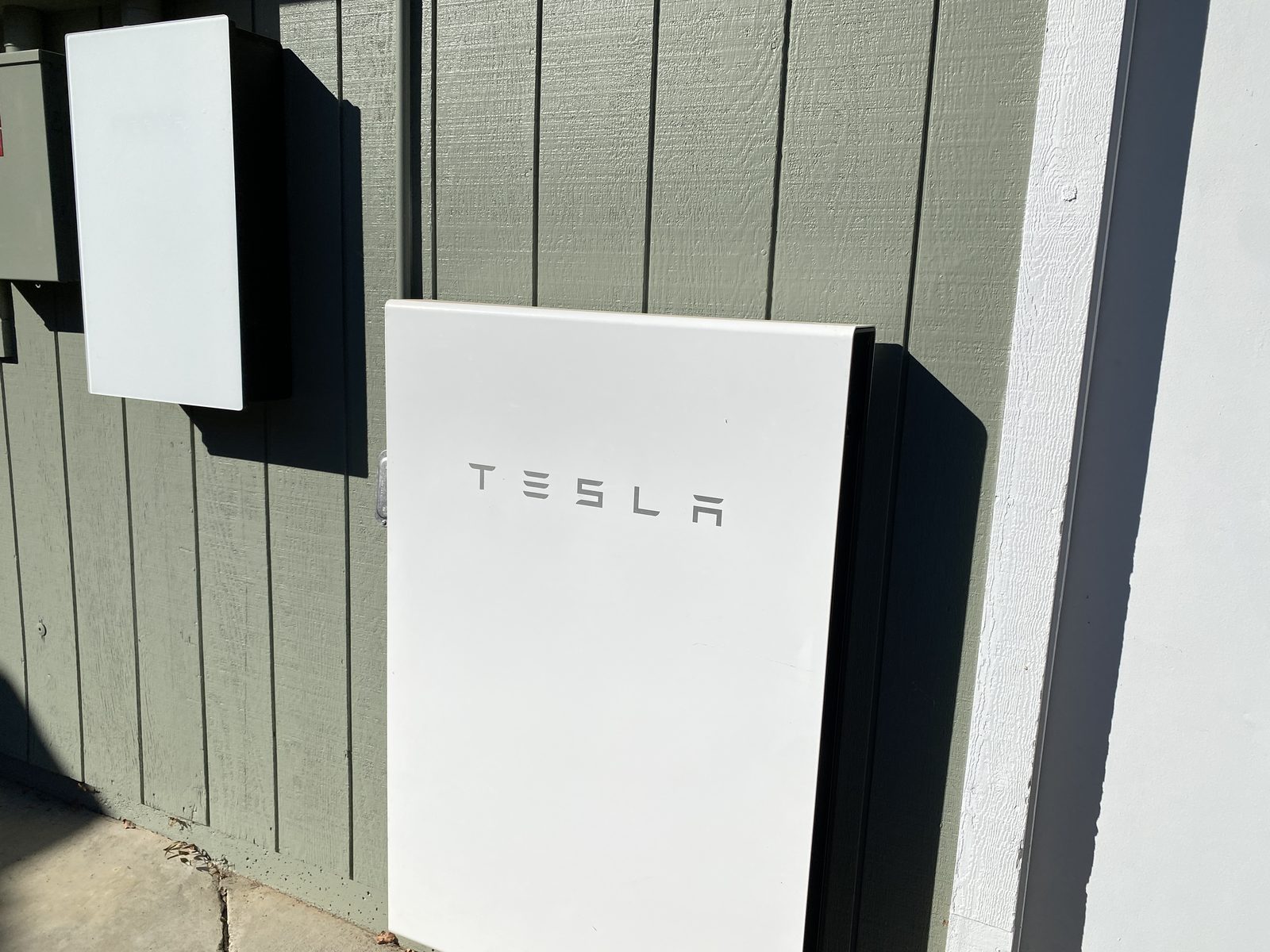 Tesla home battery storage